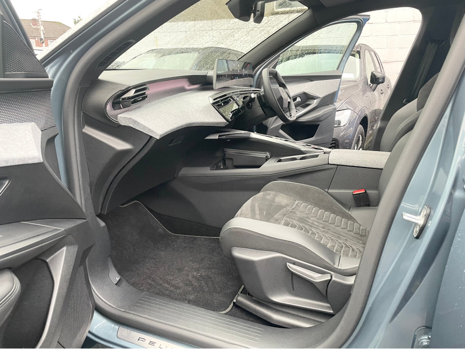 2025 Peugeot 5008 E 5008 GT-LINE 73KW 213BHP FULLY ELECTRIC €47,950