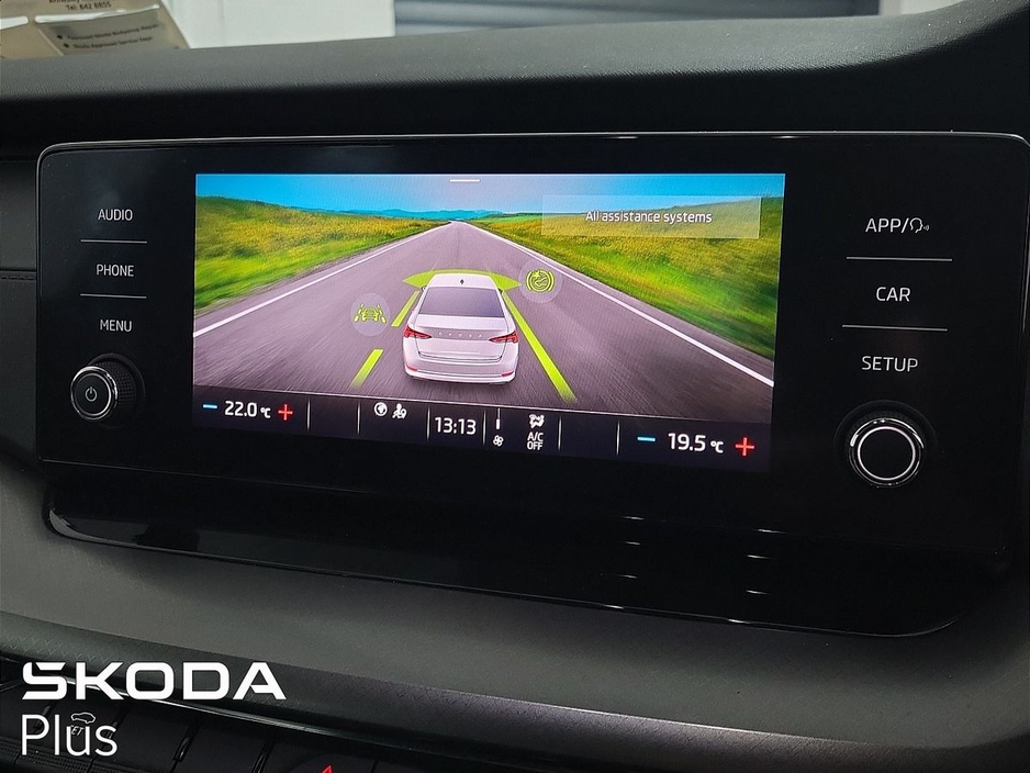 2021 Skoda Octavia - image 23