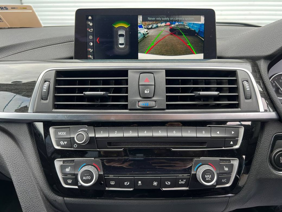 2018 BMW 3 Series 330e M-SPORT COMPETITION 2.0 HYBRID // LEATHER POWERED & HEATED M-SPORT SEATS // SERVICE HISTORY // BLIND SPOT MONITOR €22,900