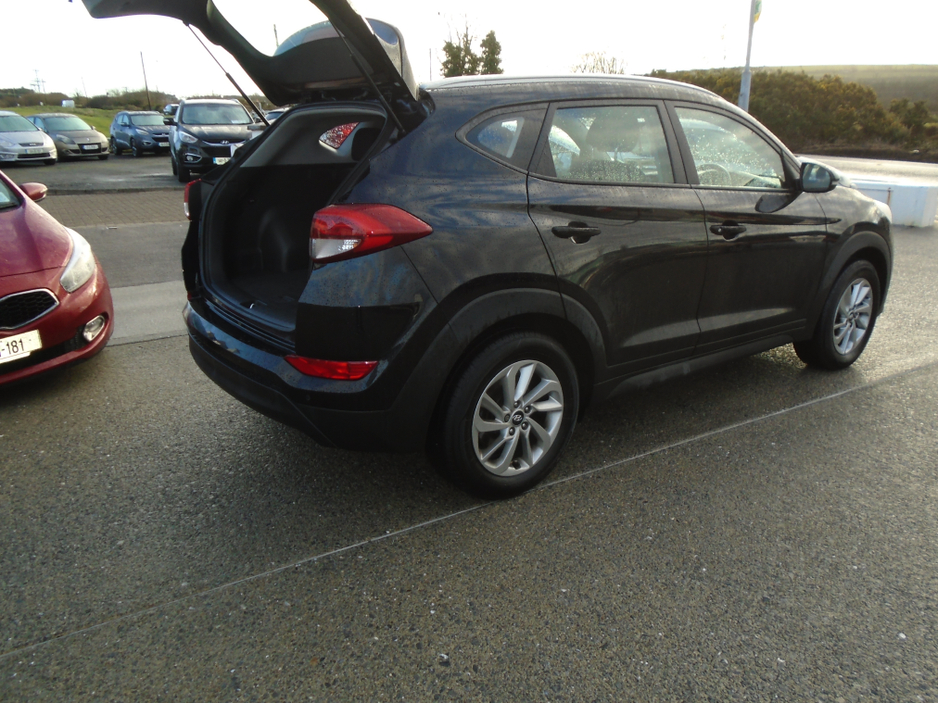 2016 Hyundai Tucson 1.7 CRDI SE NAV BL/DR 5 5DR €13,500