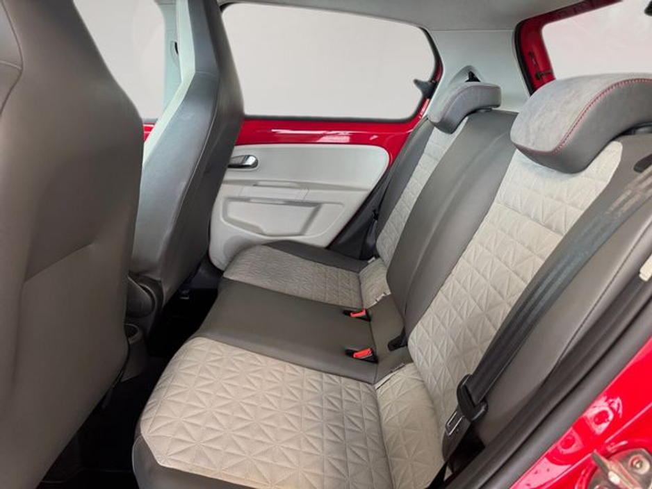 2017 Volkswagen up! - image 16