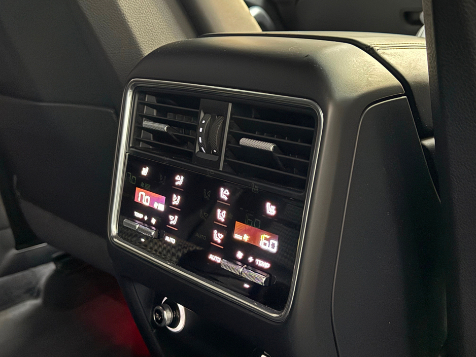 2021 Porsche Cayenne - image 19