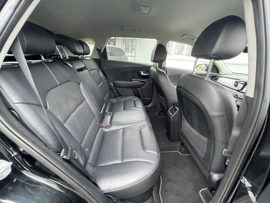 2018 Kia Niro - image 12