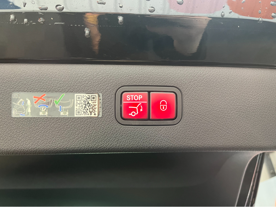 2023 Mercedes-Benz EQS - image 8