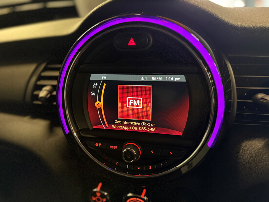 2020 MINI Hatch  €17,900