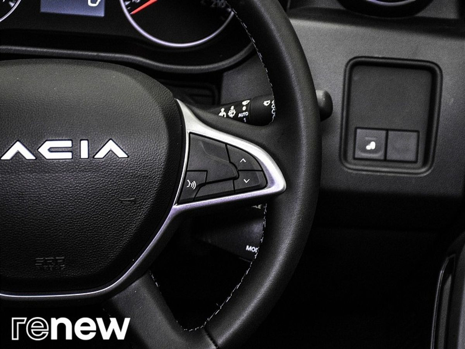 2023 Dacia Duster - image 23