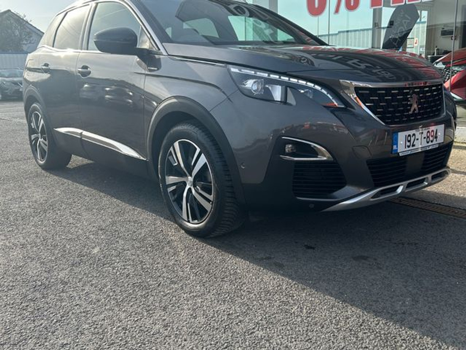 2019 Peugeot 3008 - image 3
