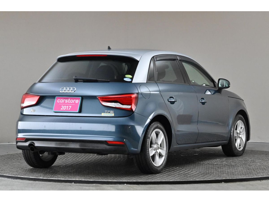 2017 Audi A1 - image 9