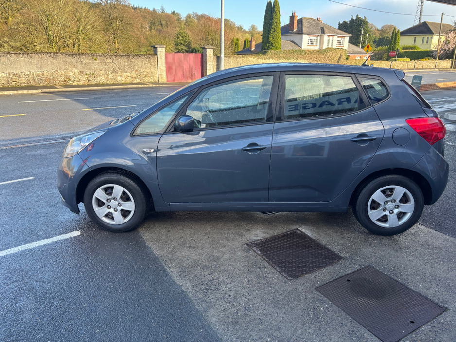 2017 Kia Venga - image 7