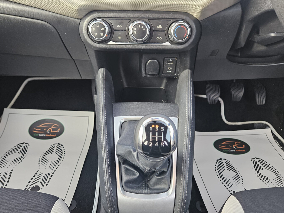 2017 Nissan Micra - image 24