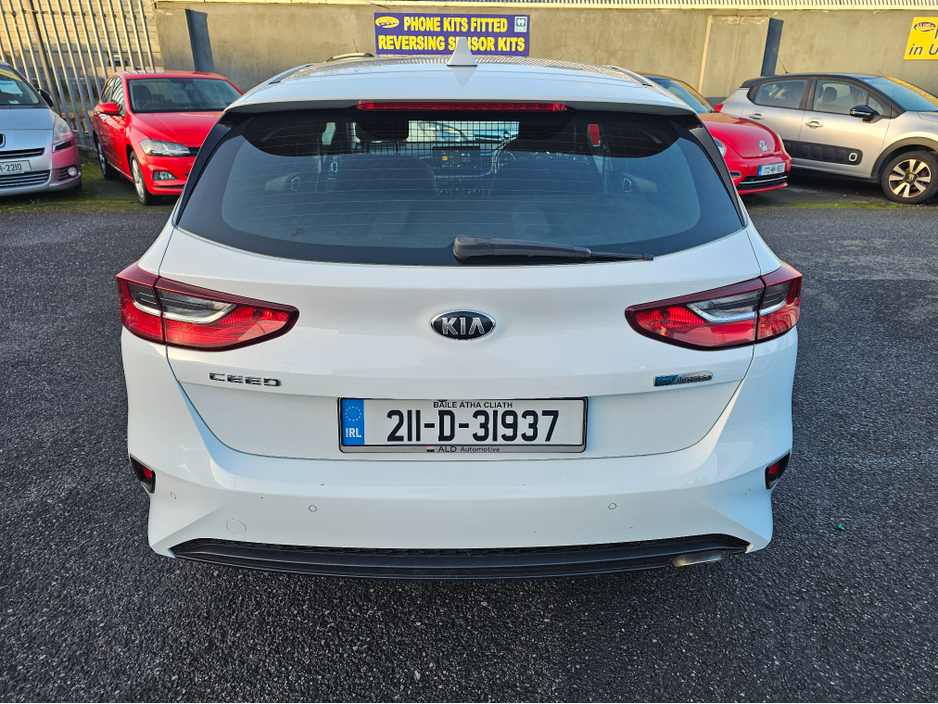 2021 Kia Ceed - image 7