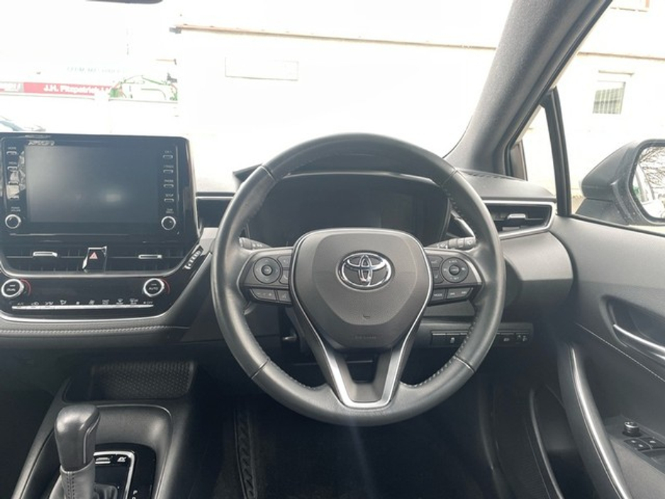 2022 Toyota Corolla - image 9