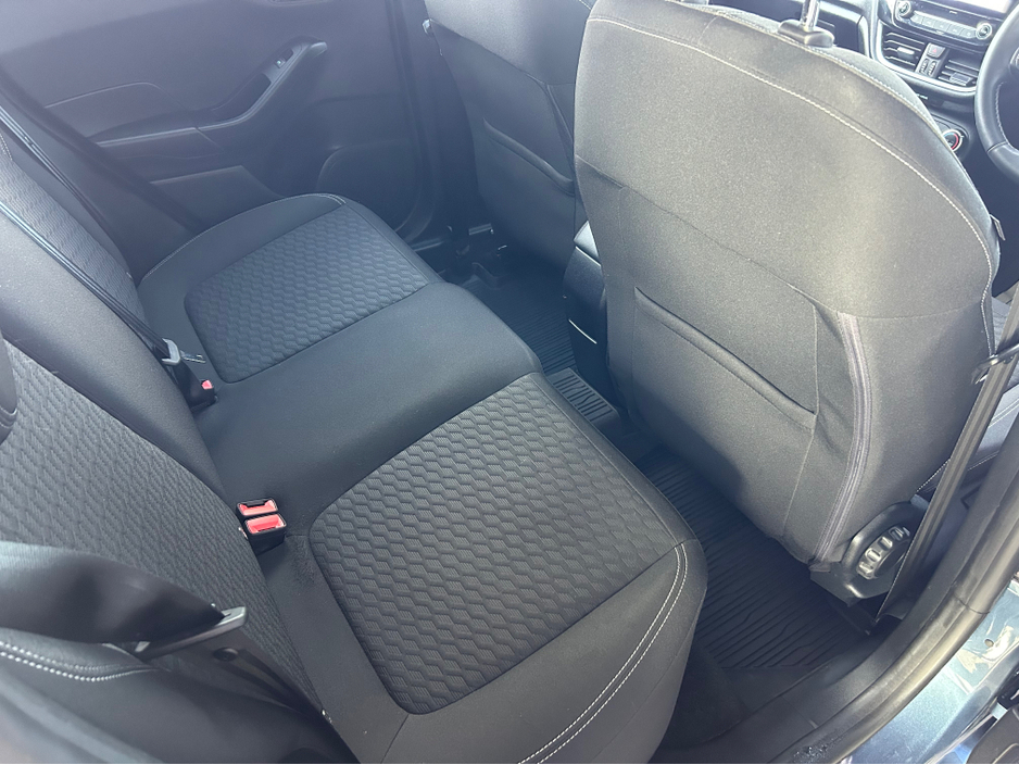 2023 Ford Fiesta - image 4