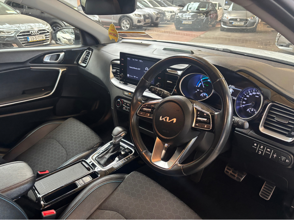 2023 Kia XCeed - image 8