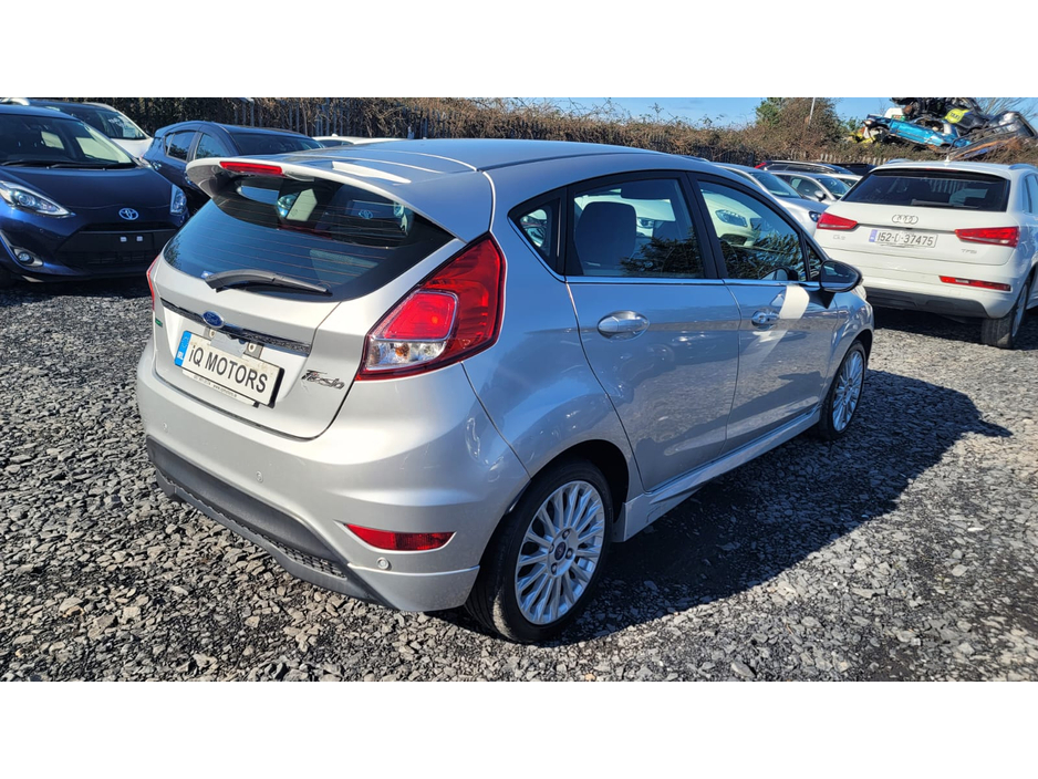2016 Ford Fiesta - image 6