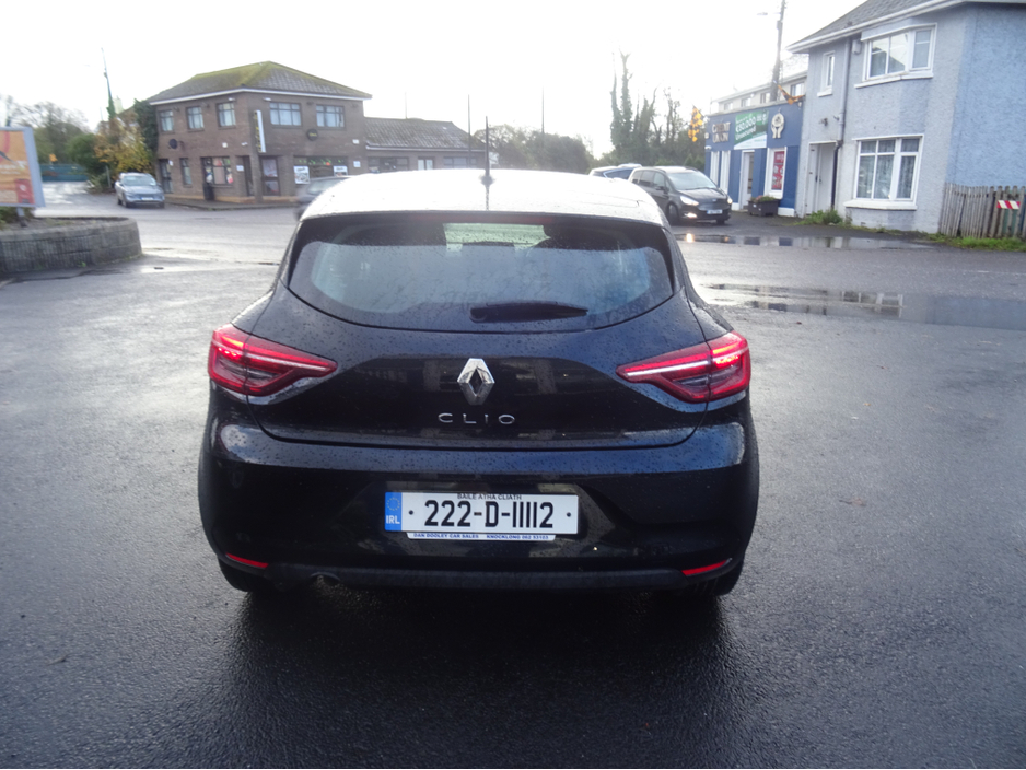 2022 Renault Clio - image 5