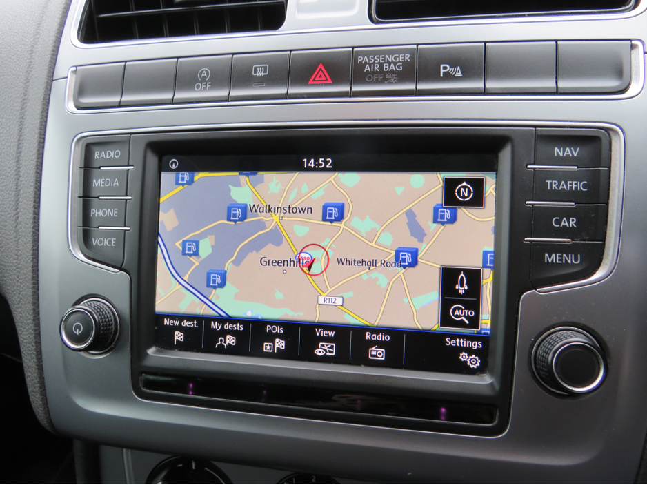 2017 Volkswagen Polo - image 12