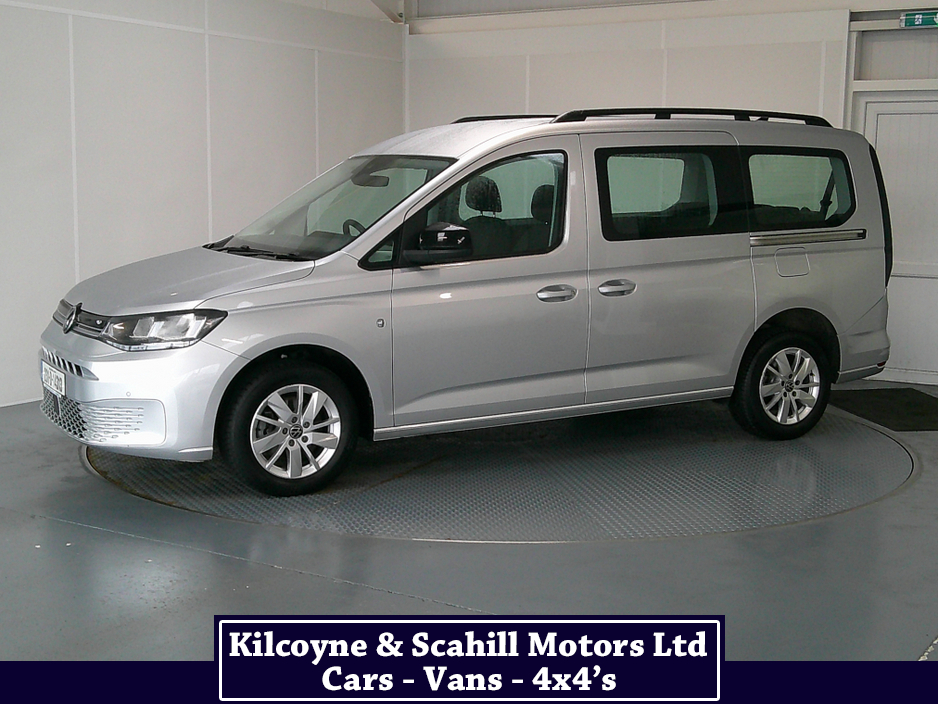 2023 Volkswagen Caddy - image 3