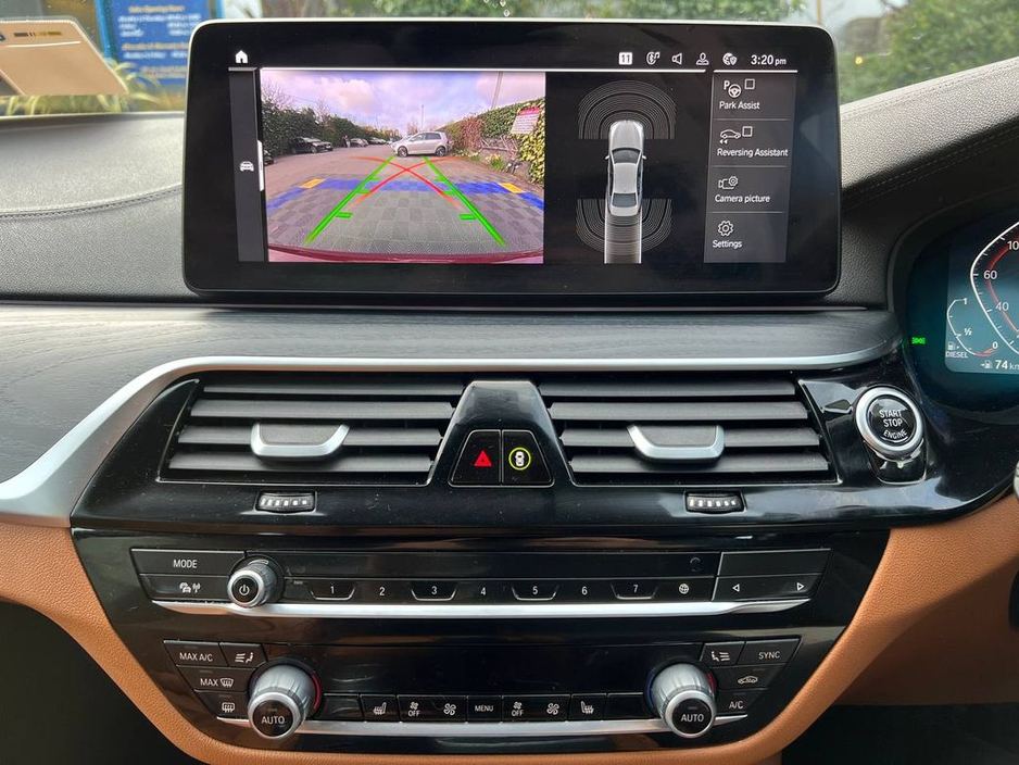 2023 BMW 5 Series - image 4