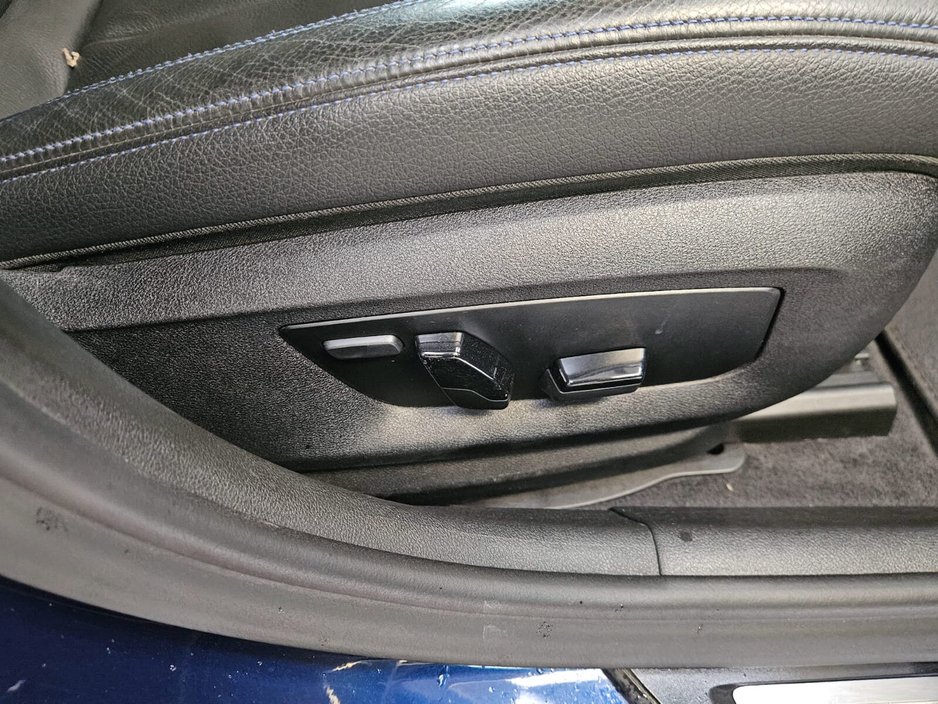 2019 BMW 5 Series - image 8