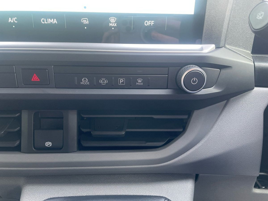 2025 Volkswagen Transporter  €36,475