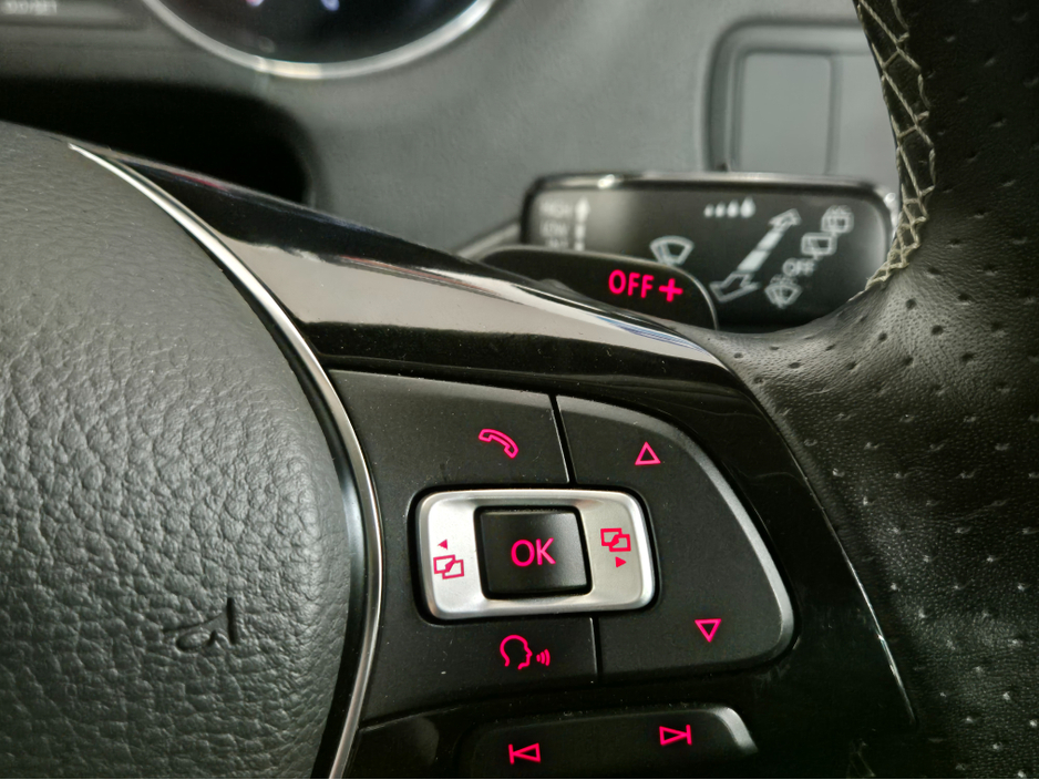 2016 Volkswagen Polo - image 13