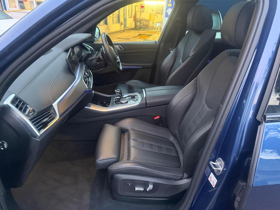 2021 BMW X5 - image 4