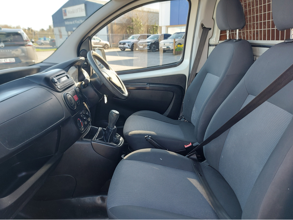 2012 Peugeot Bipper - image 6