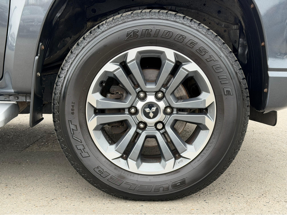 2020 Mitsubishi L200 - image 12