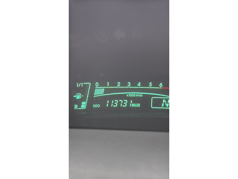 2010 Toyota Yaris - image 13