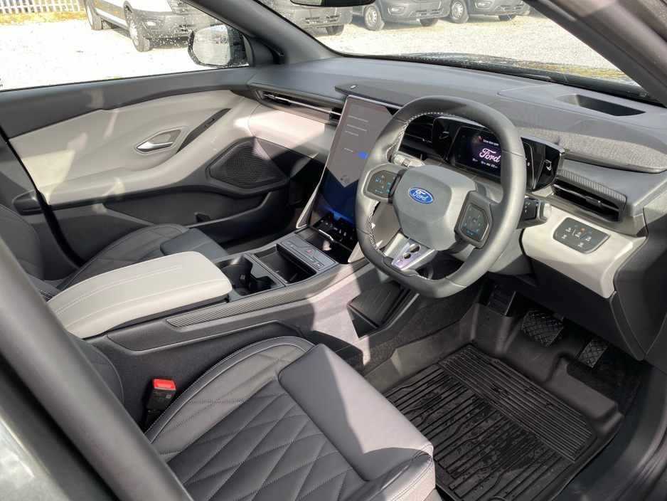 2026 Ford Capri - image 7