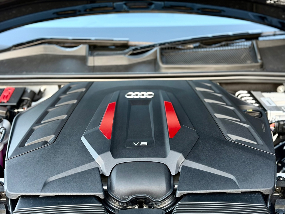 2026 Audi SQ7 - image 18