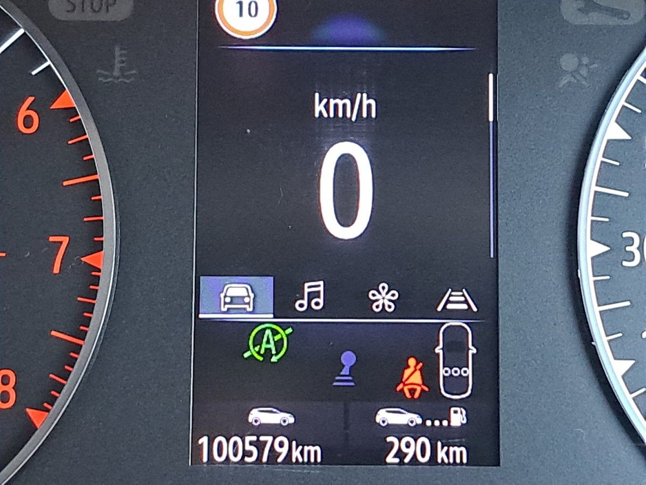 2020 Renault Clio - image 9