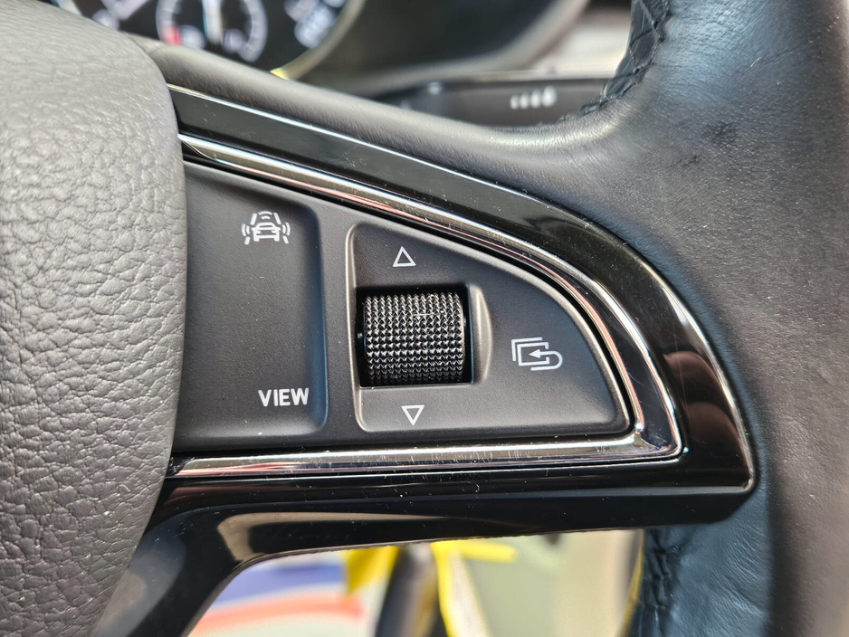 2019 Skoda Superb - image 11