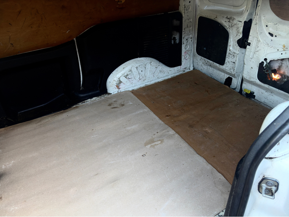 2011 Citroen Berlingo 625 LX HDI 75 €2,150