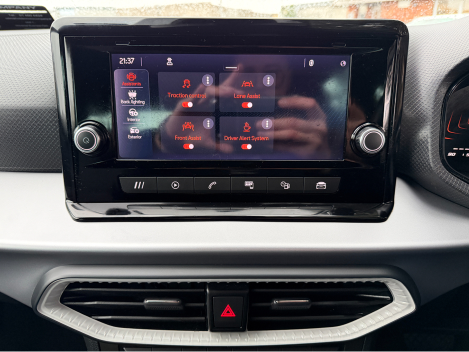 2023 SEAT Ibiza Folding Mirrors...Background Lighting €17,400