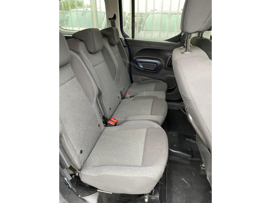 2024 Peugeot Rifter L2 GT Horizon Wheelchair Accessible Taxi €54,950