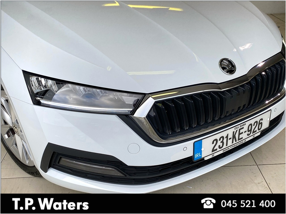 2023 Skoda Octavia - image 14