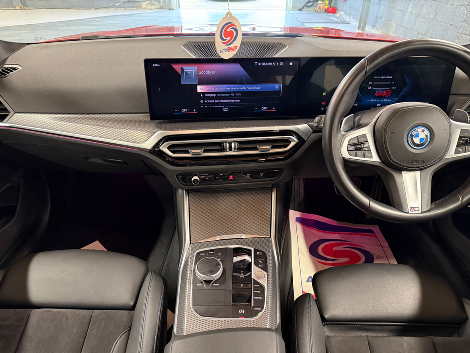 2023 BMW 3 Series - image 13