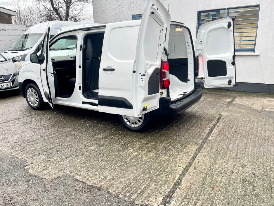 2022 Opel Combo L1H1 1.5 CDTI 100PS DIESEL 6SPEED MANUAL MY22 SWB €13,000