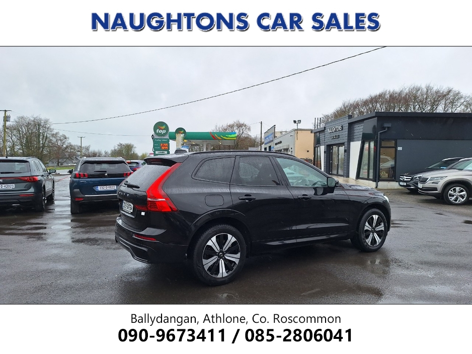 2023 Volvo XC60 - image 3