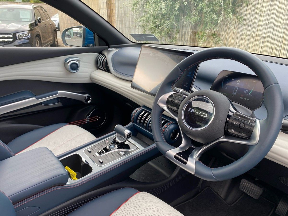 2025 BYD ATTO 3 - image 19