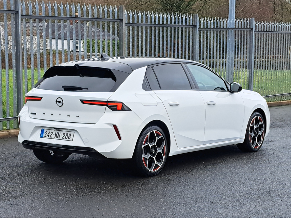 2024 Opel Astra - image 4