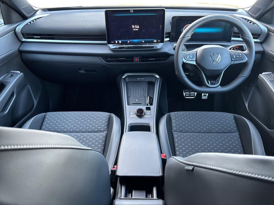 2026 Volkswagen T-Roc - image 8