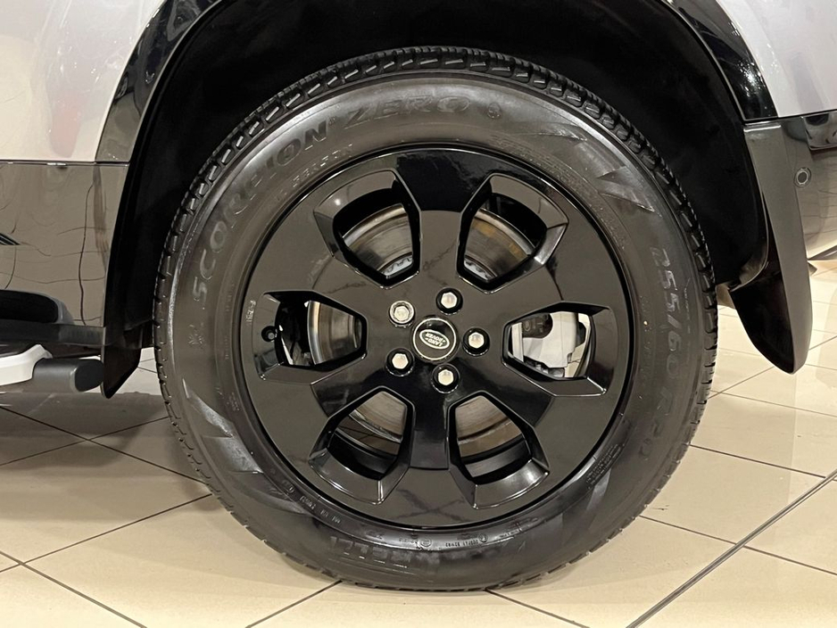 2023 Land Rover Defender - image 13