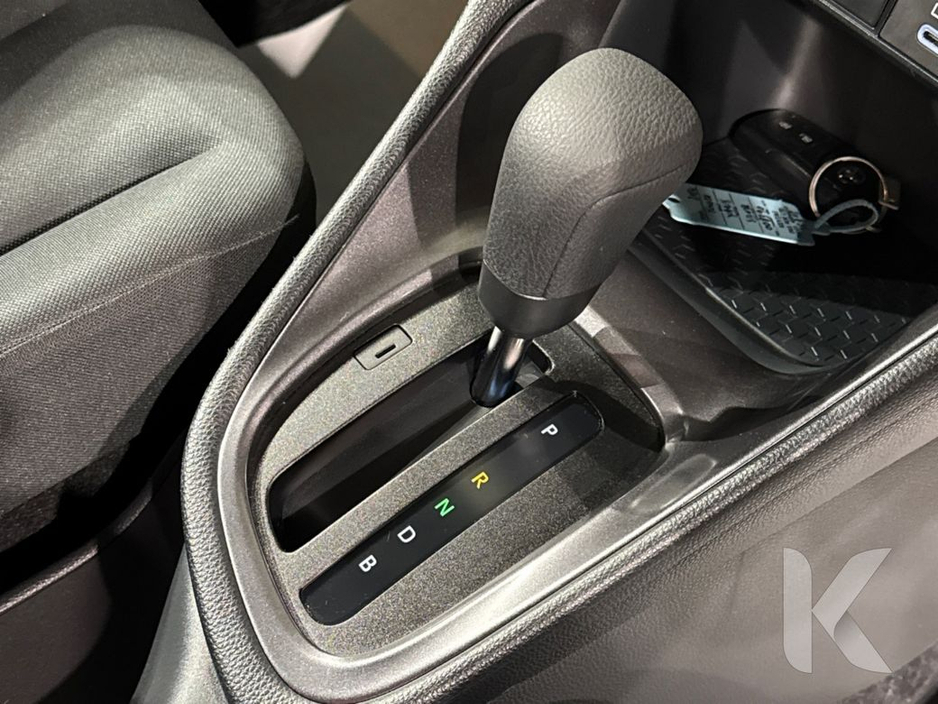 2024 Toyota Yaris - image 22