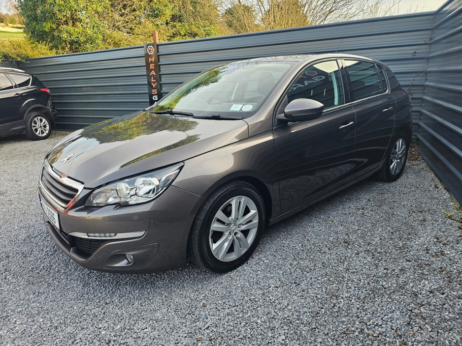 2016 Peugeot 308 - image 10