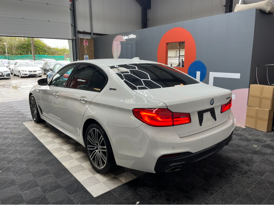 2018 BMW 5 Series - image 4