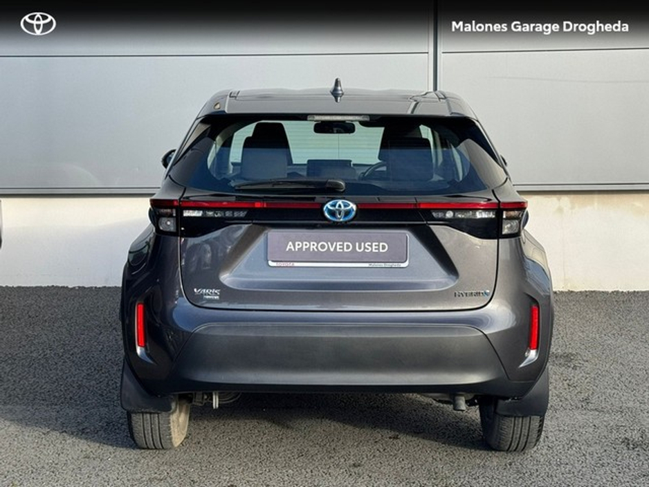 2023 Toyota Yaris Cross - image 4