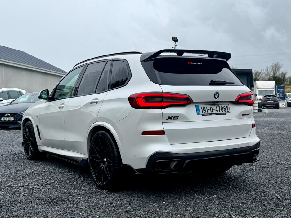 2019 BMW X5 - image 5